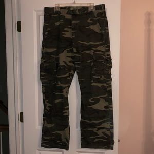 Camo Cargo Jeans🌲